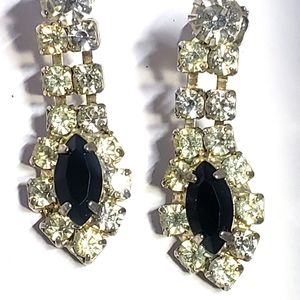 Australian crystal Pierced earrings